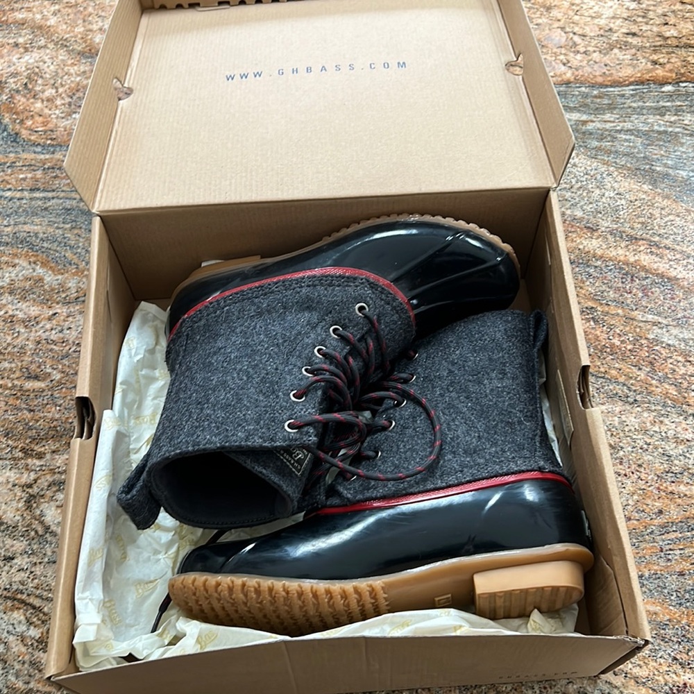 BASS Co. NIB Women’s sz 9 Winter Boots